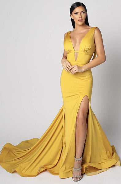 V-neck Mermaid Natural Waistline Slit Ruched Open-Back Sleeveless Plunging Neck Dress with a Chapel Train with a Brush/Sweep Train