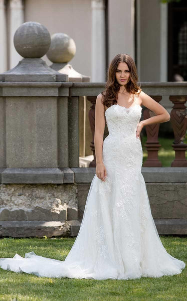 Strapless Fitted Applique Embroidered Lace Mermaid Sweetheart Natural Waistline Wedding Dress with a Brush/Sweep Train