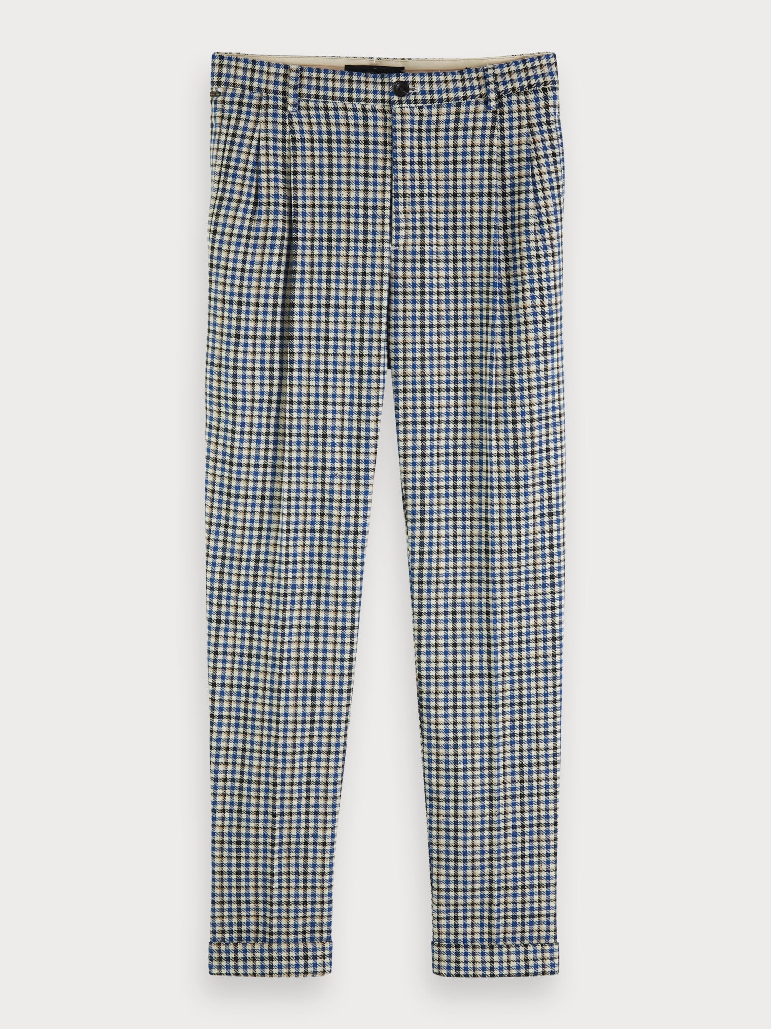 loose tapered trousers