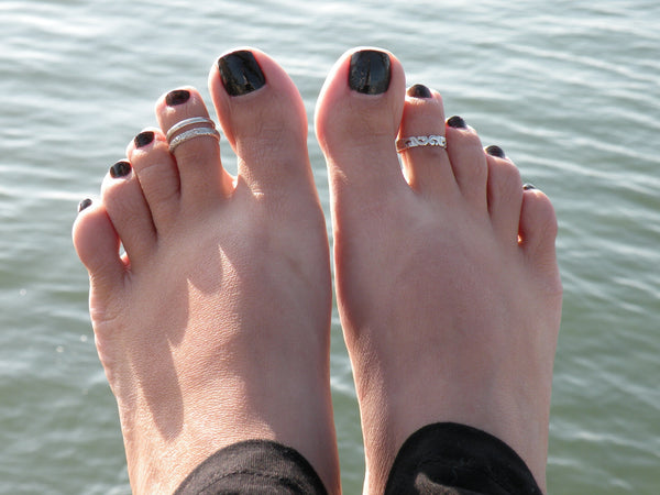 23+ Toe Rings and the Unique Toe Ring Meanings and History (2020)