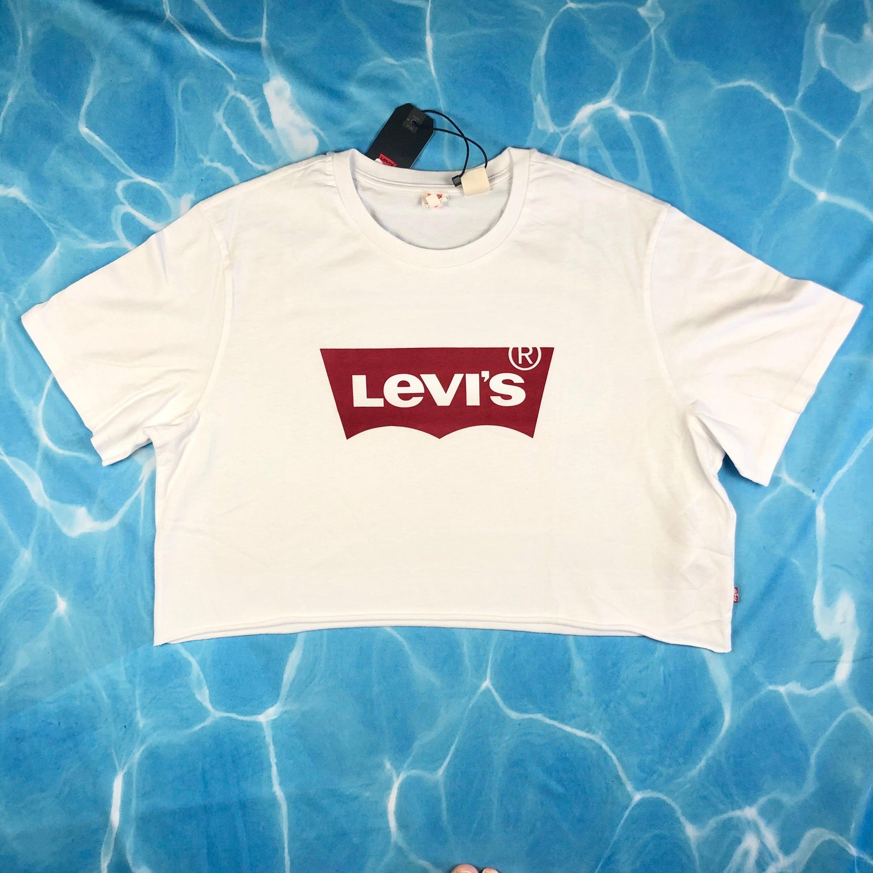 NEW - Classic Levis Vintage Fit Crop White Logo T Shirt - Size XL – Jean  Pool