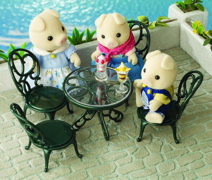 sylvanian families asztal díszes