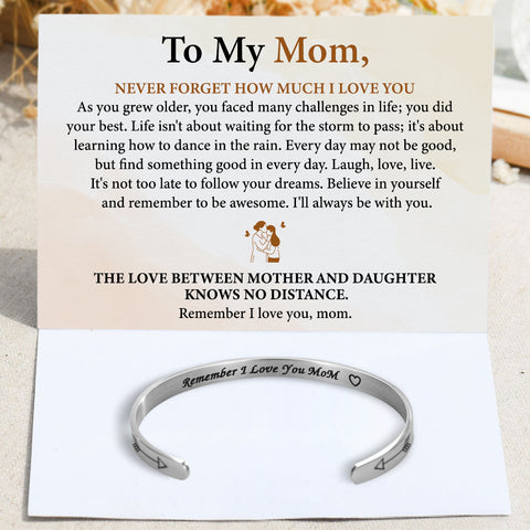 I Love You Mom bracelet on a printed message card