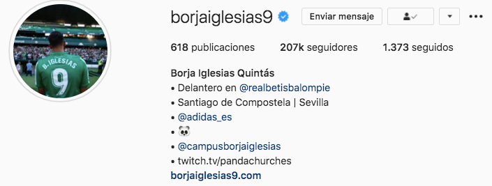 Borja Iglesias juega al Plakks y lo graba en Instagram