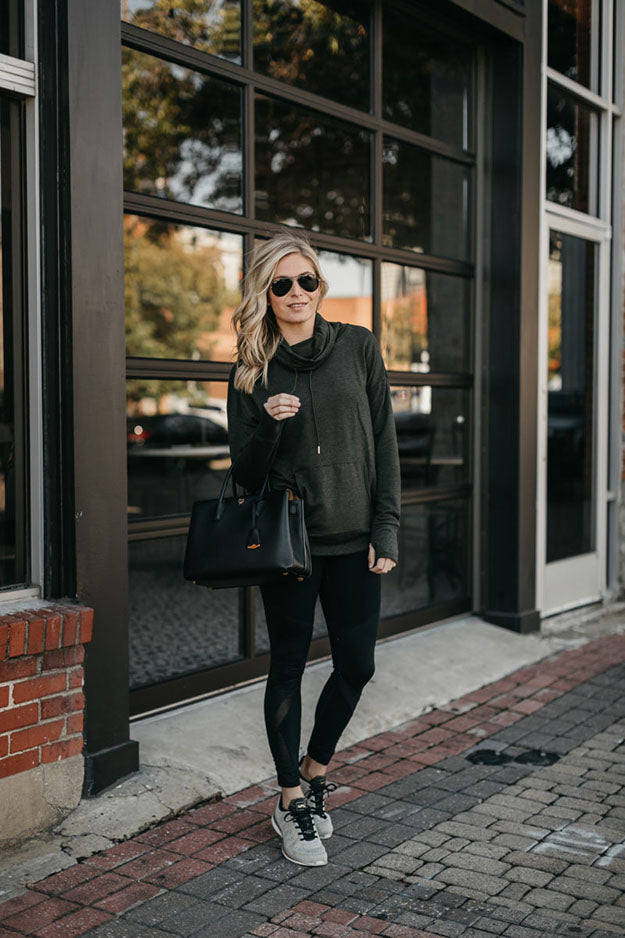 Style Guide: How To Survive Holiday Travel In Style | One Small Blonde