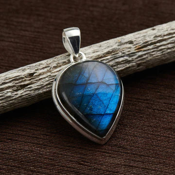 Labradorite Pendant