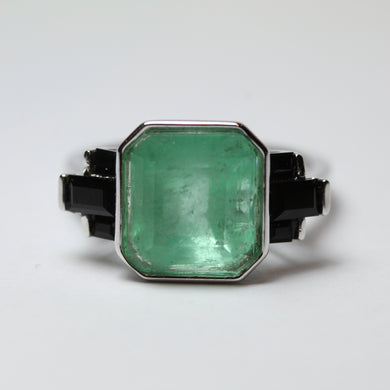 9ct White Gold Emerald and Black Onyx Dress Ring