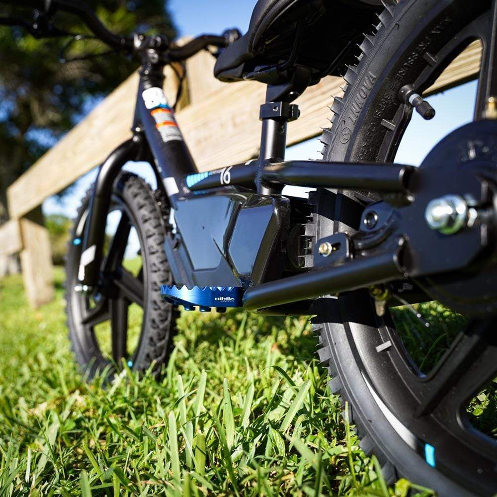 balance bike with foot pegs