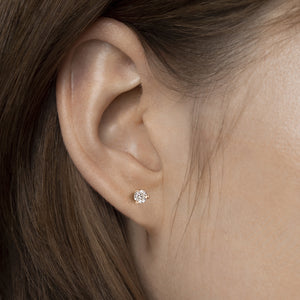 0.3 carat diamond stud earrings