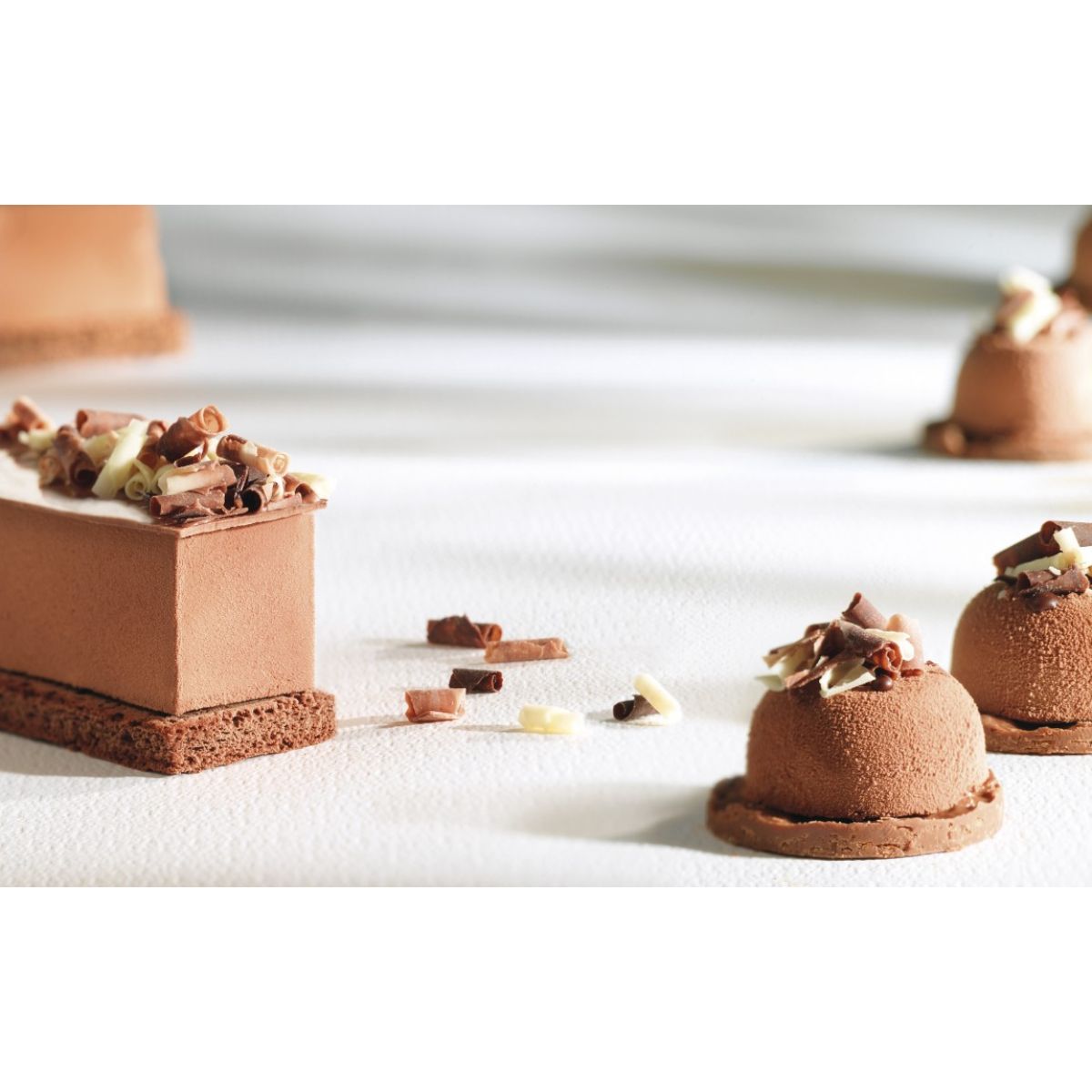 Callebaut Milk Chocolate Flakes  Small Shiny Elegant Decoration