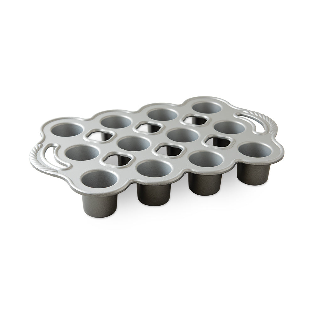 Nordic Ware 51202 6 Cup Bundt Pan - Commercial