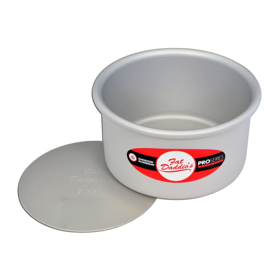 Our brand new 4” height cake pans by @fatdaddios Same great pan