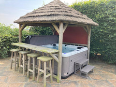 Hot Tub with Bar