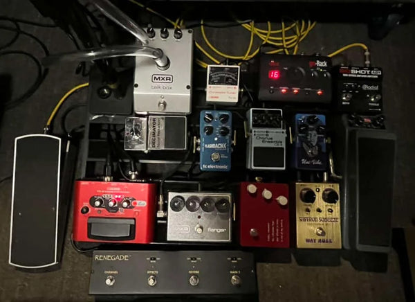 DIY guitar pedalboard with MXR and BOSS pedals