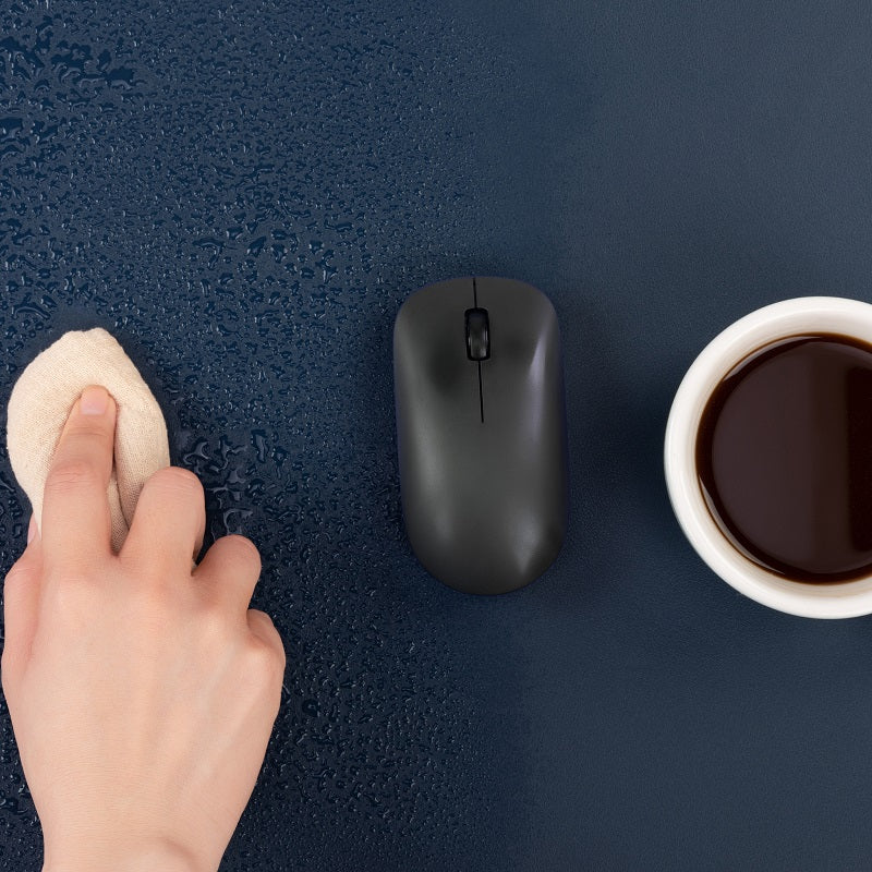 Two-sided leather desk pad