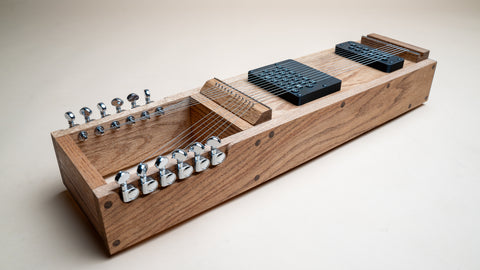 The String Armonica - An Electroacoustic Synthesizer