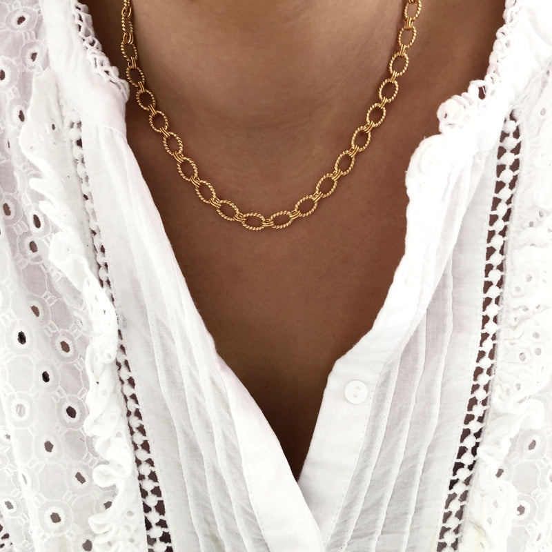 Gabrielle" large mesh necklace