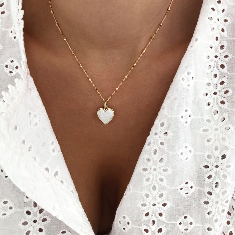 Ava" necklace with mother-of-pearl heart pendant