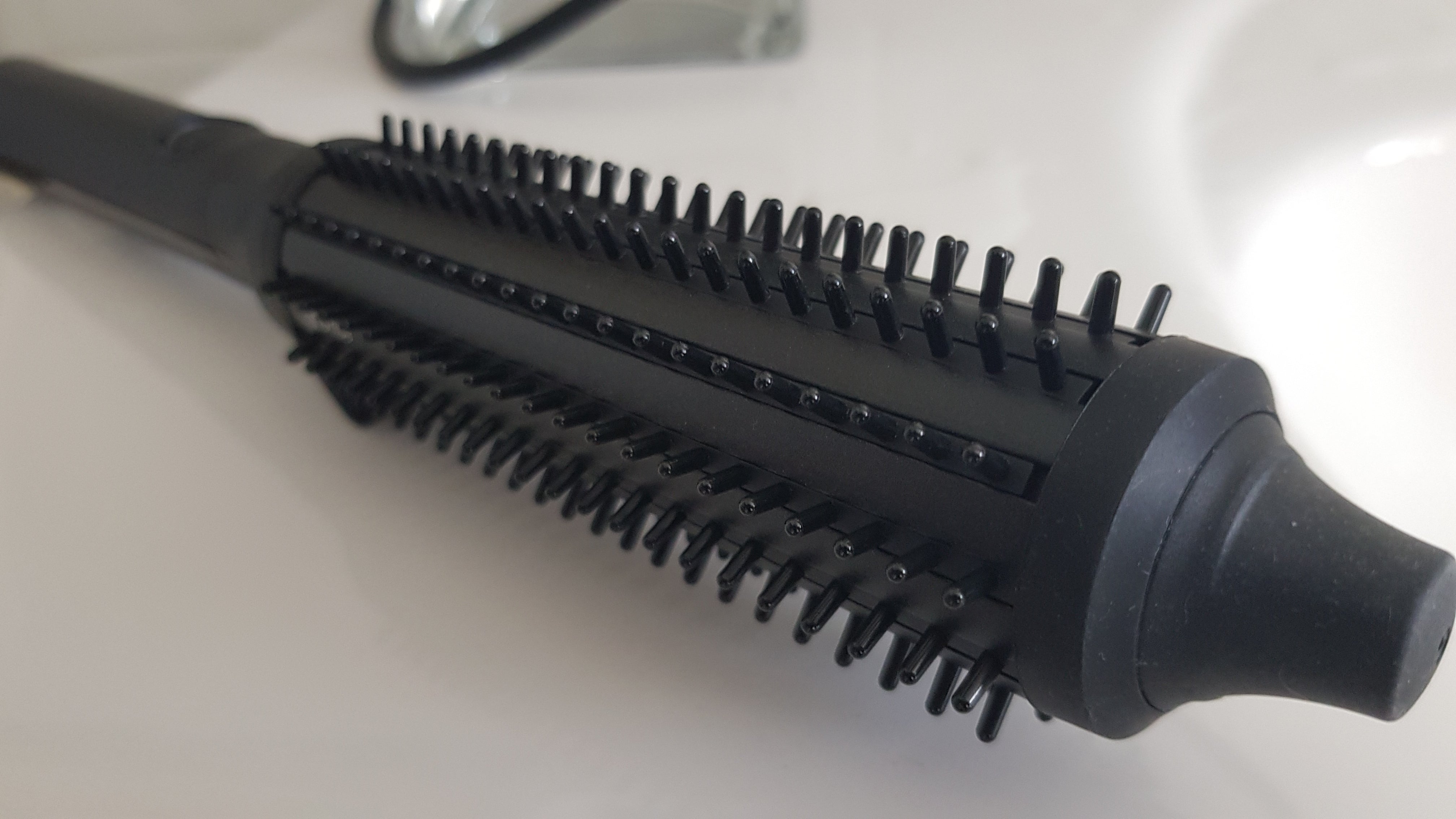 GHD Rise up close view of the bristles 