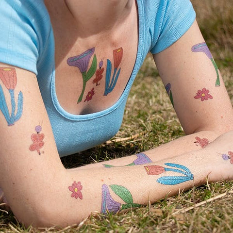 tatuajes temporales florales para primavera