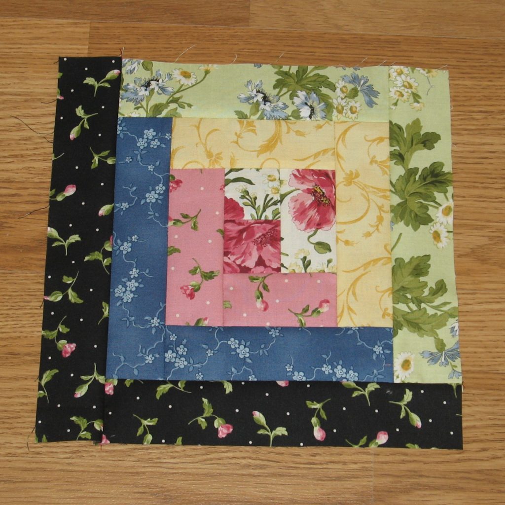 free-pattern-log-cabin-quilt-block-fabric-406