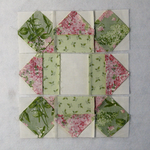 Traditional Quilt Block - Castle Tower Tutorial – fabric-406