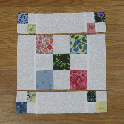 Easy Single Chain and Knot Quilt Block - a Single Irish Chain Variatio ...