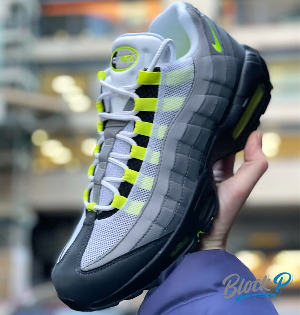 Air max 95 clearance og neon on feet