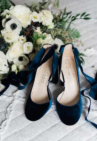 Jessica wears Hetty Midnight - Harriet Wilde Wedding Shoes