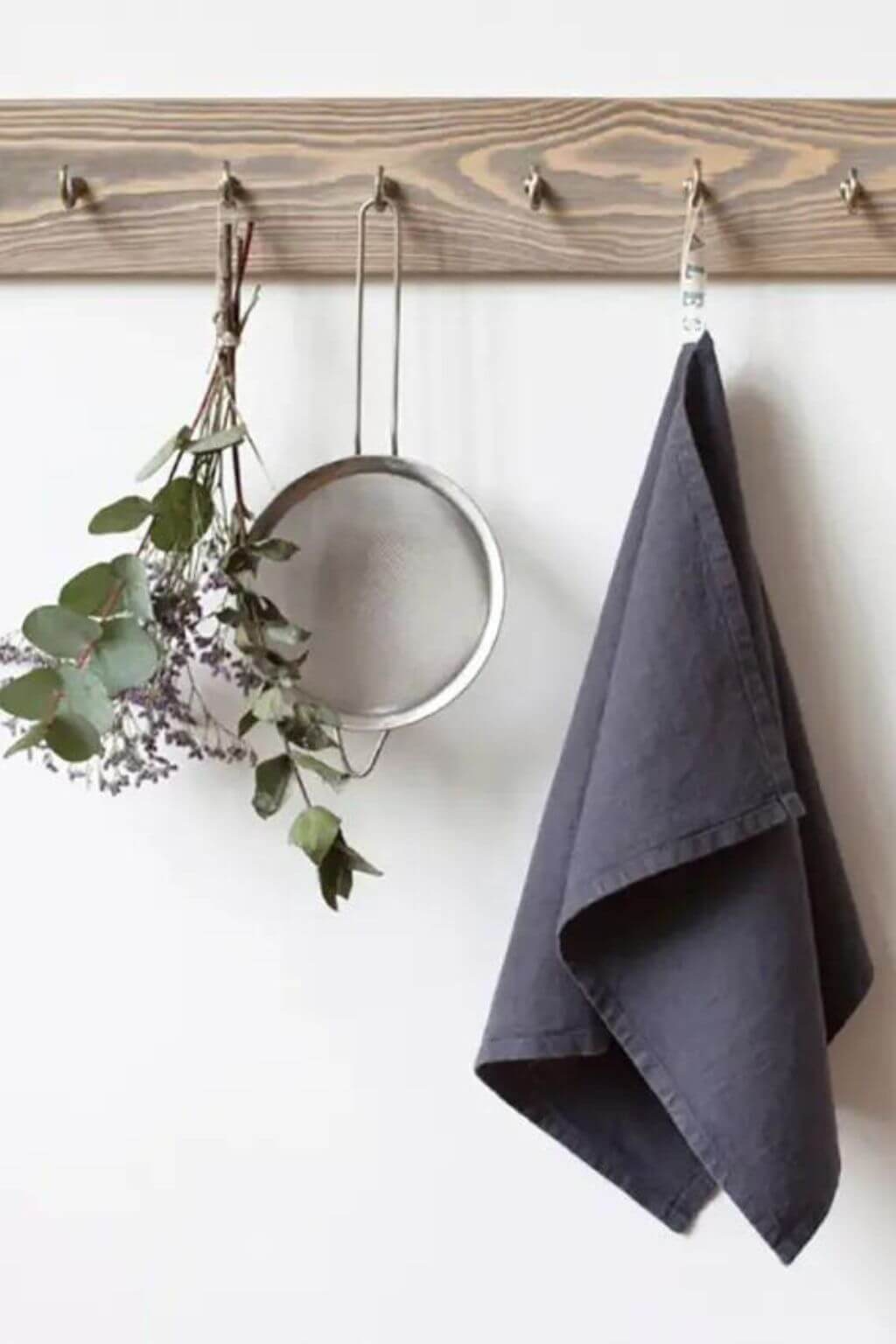 https://cdn.shopify.com/s/files/1/0150/0674/files/linentales-dark-grey-linen-kitchen-towel-1.jpg?crop=center&height=1536&v=1690340529&width=1024