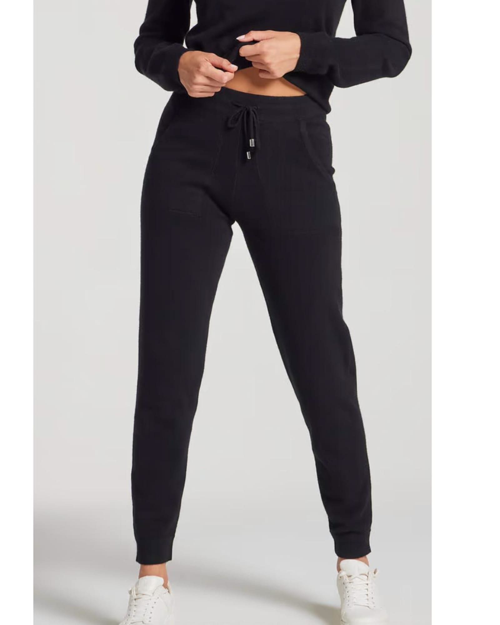 Cashmere Relaxed Fit Mid-Rise Joggers In Black | Black