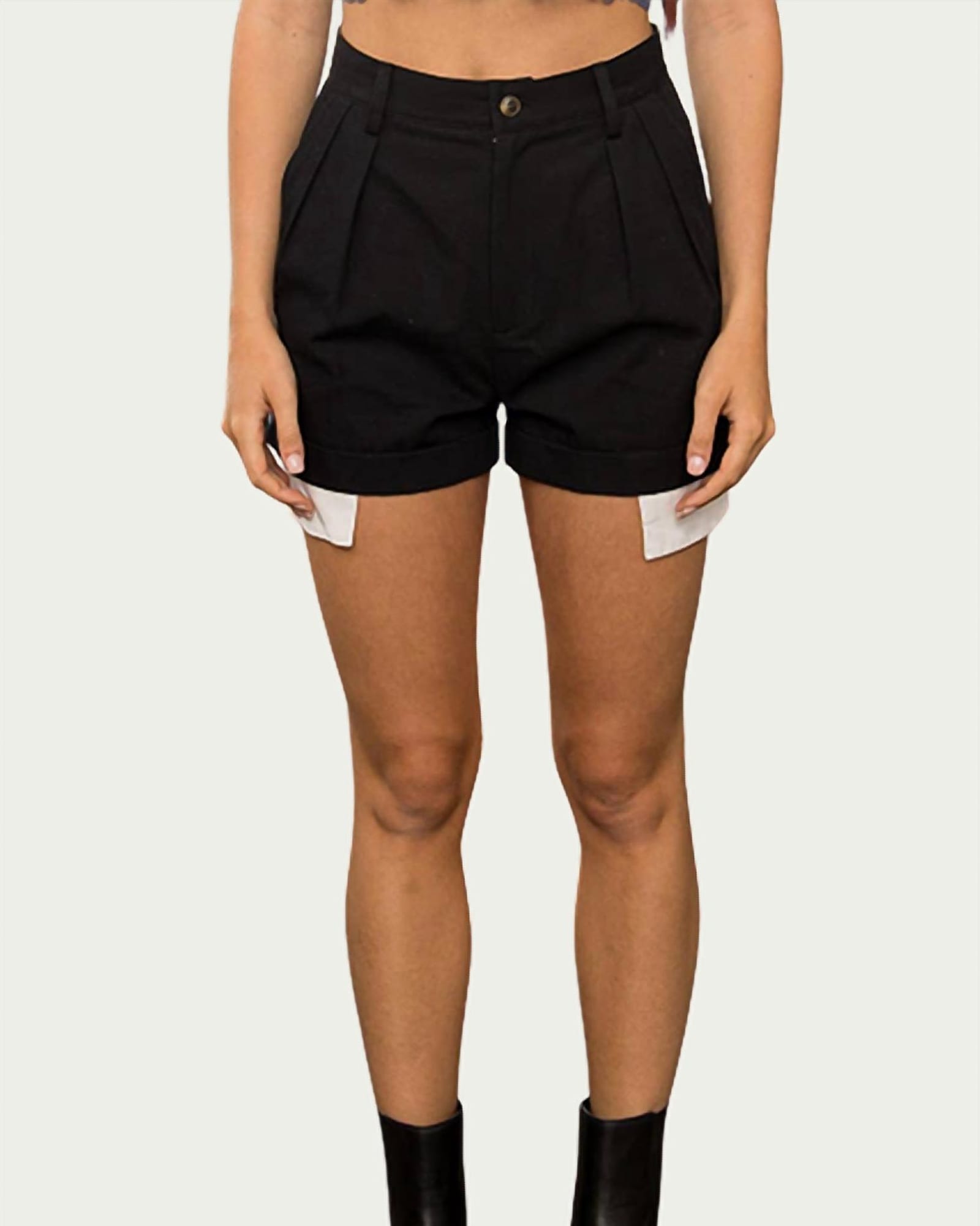 Jane Exposed-Pocket Cotton-Twill Shorts In Black | Black