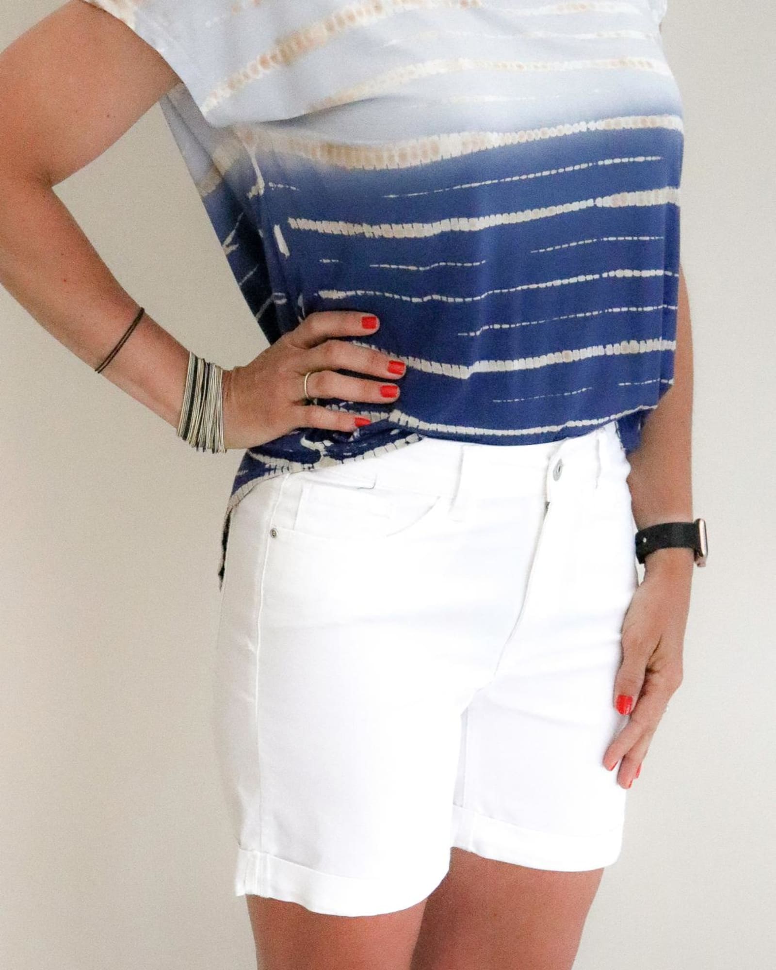 Rolled Up Cuff Shorts In White | White