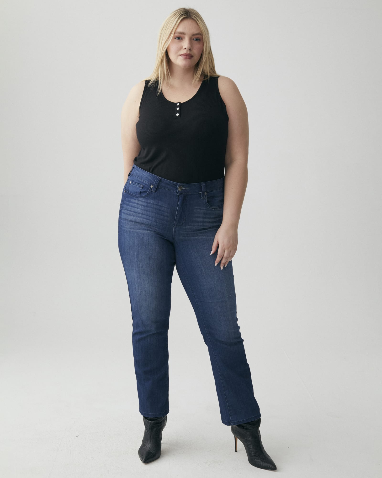 Women's Plus Size Casual High Rise Skinny Denim Jeans Curvy Fit Jeans  Leggings Feet Long Denim Pants (Color : Black, Size : L(29)) : :  Clothing, Shoes & Accessories