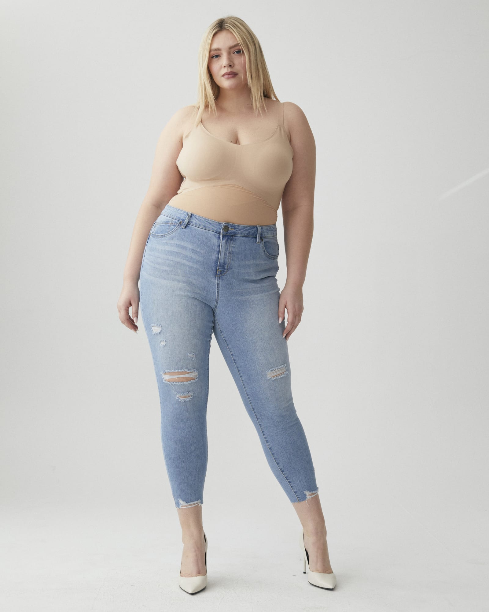 Ava Flared Ankle Jeans In Plus Size With Frayed Hems - Trinity Black