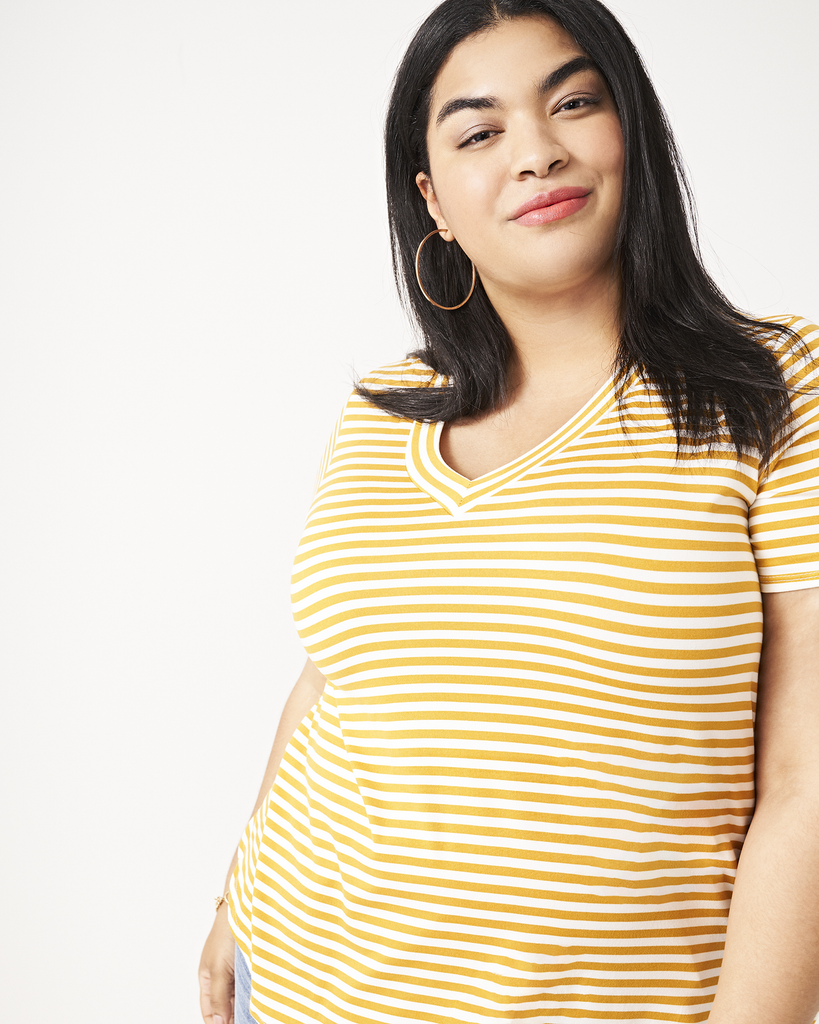 Sarah Plus Size Printed V-Neck Tee | Yellow / White