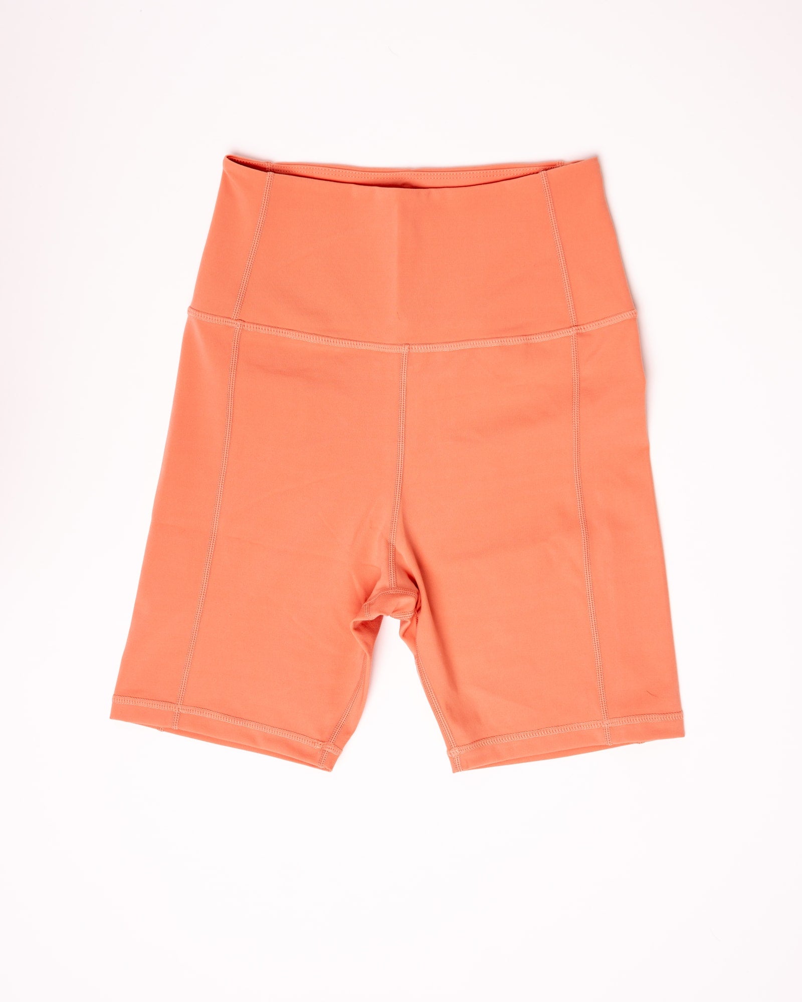 Best Shorts for Apple Shape Summer 2023 - Neutrally Polished