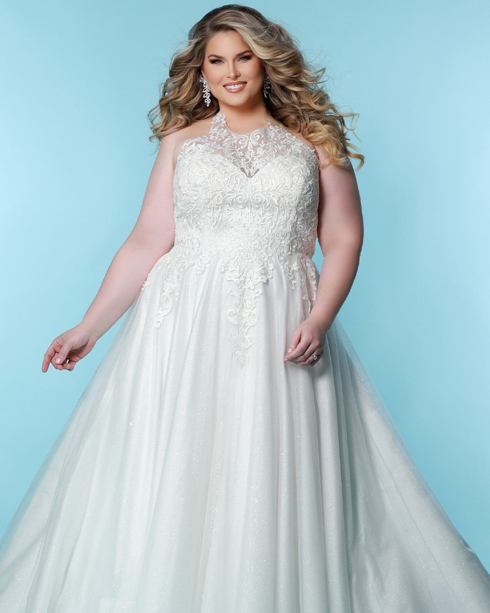 Kiyonna Women's Plus Size Amour Long Lace Wedding Gown, Bridal Dress with  3/4 Long Sleeves in Ivory Vintage-Inspired Lace, Size 0X (10-12) at   Women's Clothing store