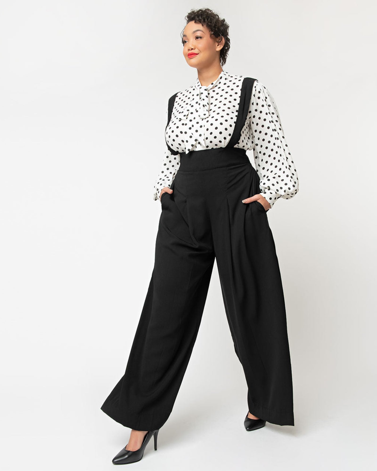 High-rise black pants with suspender straps