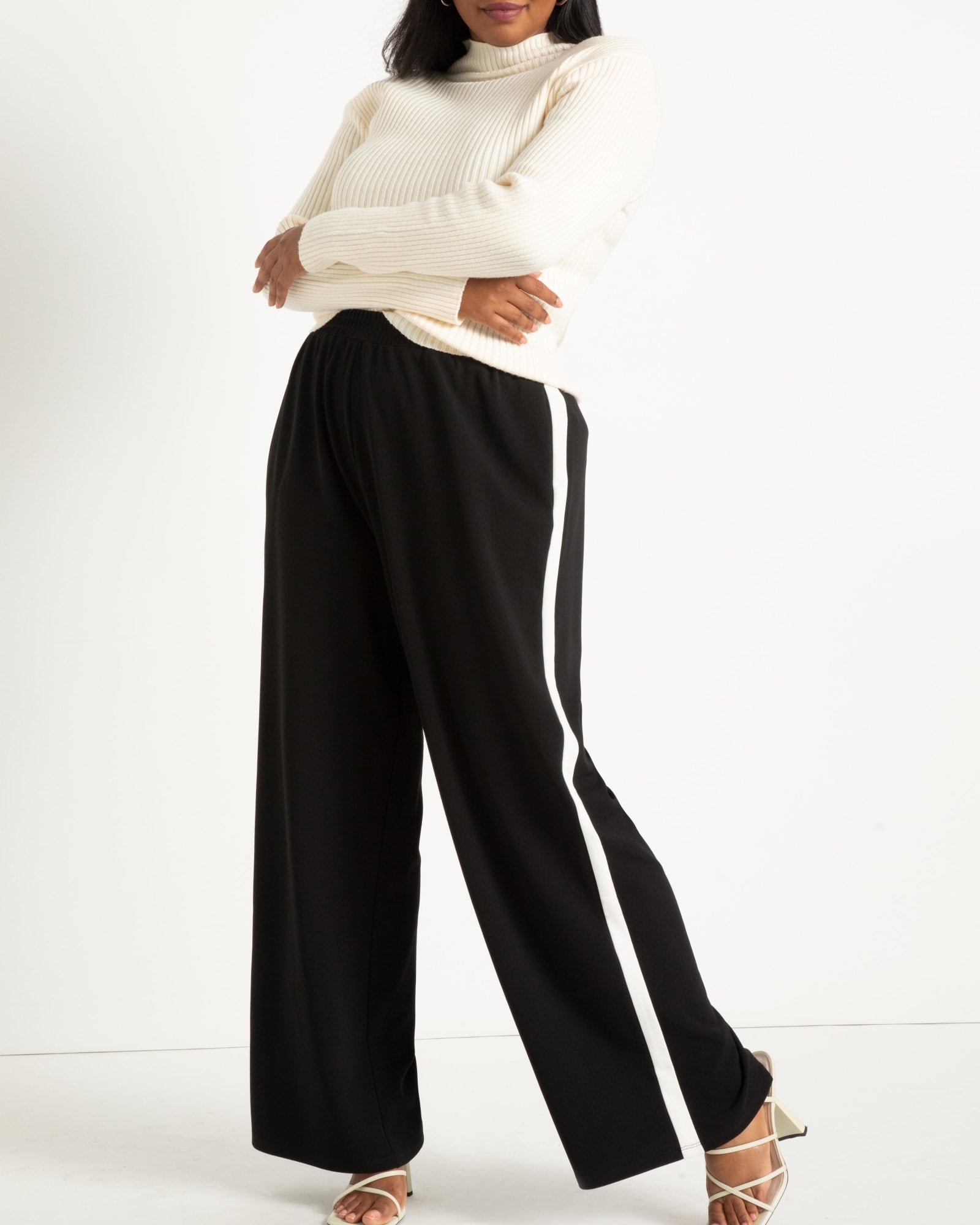 Wide Leg Pant With Side Stripe | Totally Black