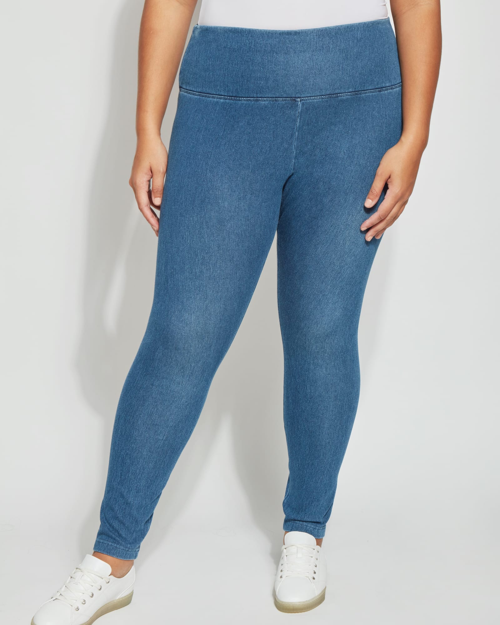 Denim Straight Leg | Mid Wash