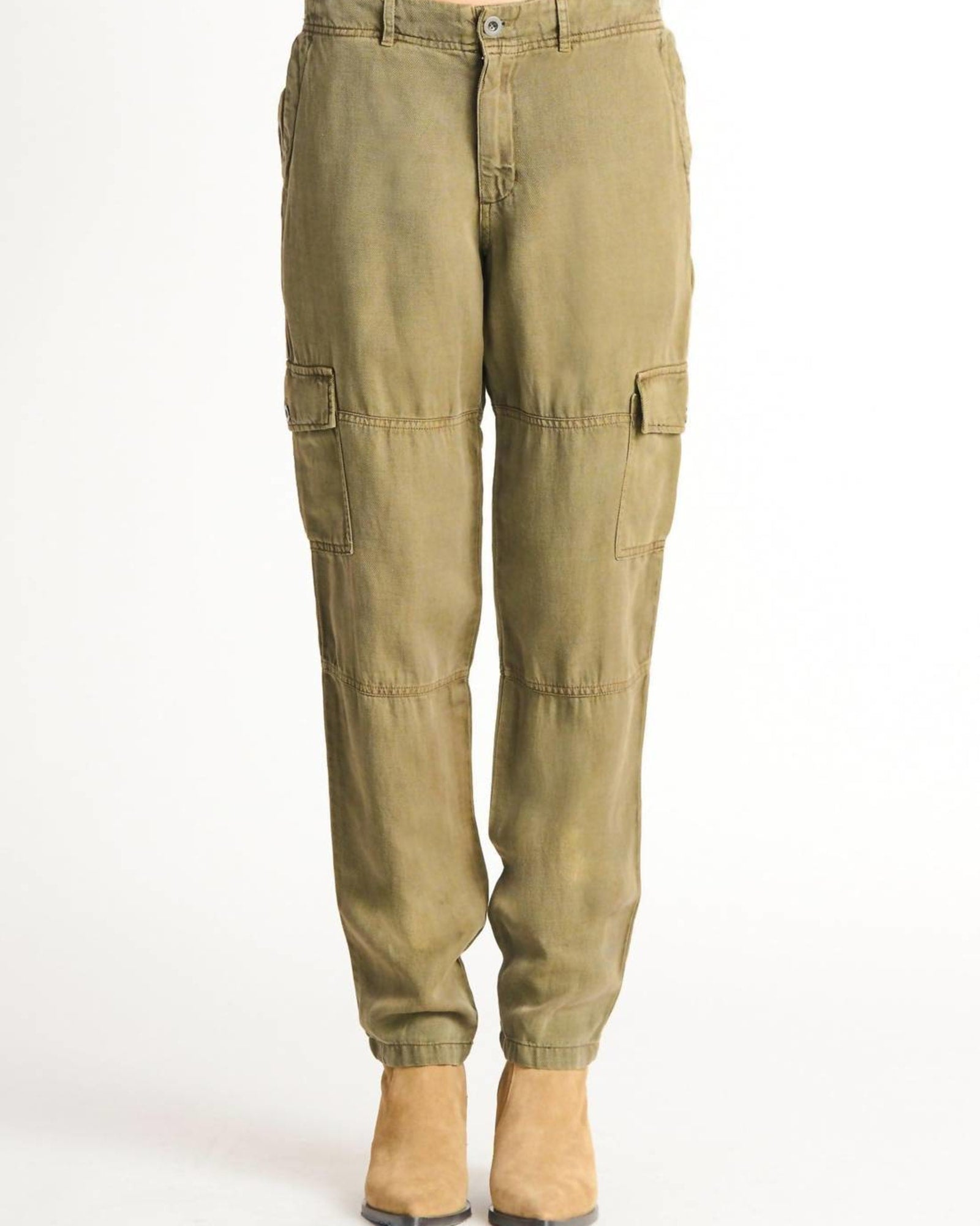 Straight Leg Cargo Pant in Olive | Olive