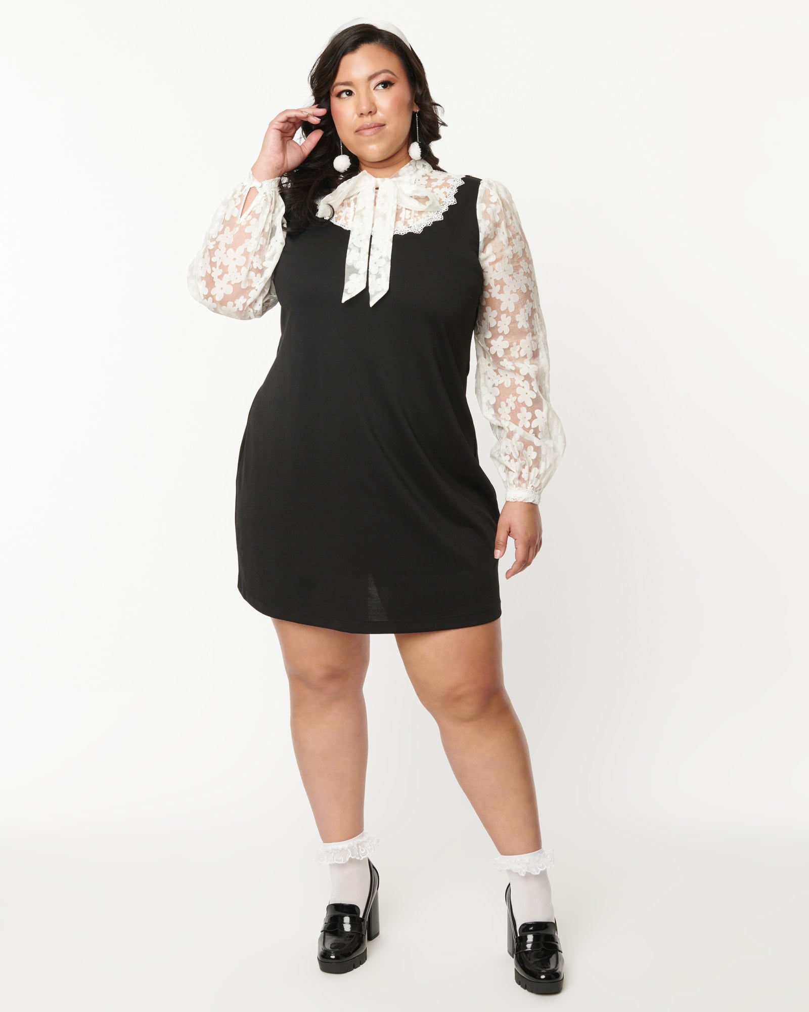 Smak Parlour Plus Size Black & White Floral Bow Neck Shift Dress | Black & White