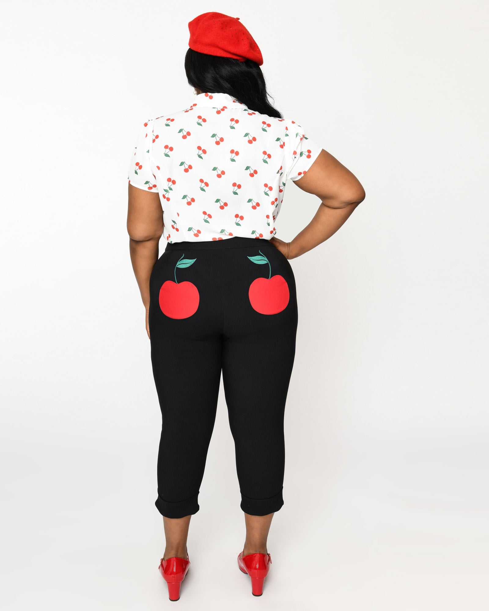 Smak Parlour Black & Cherry Pocket Smarty Pants Capri | Black/Cherries