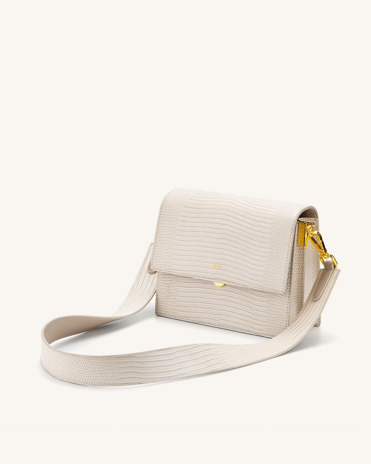 2022 Bag ideas- JW PEI MINI FLAP BAG  Jw pei, Flap bag, Casual summer  outfits