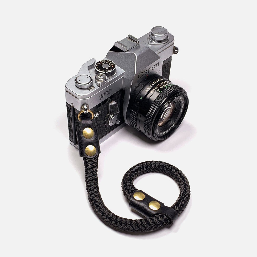 Wonderlijk Camera Wrist Strap - Black/Gold CL-55