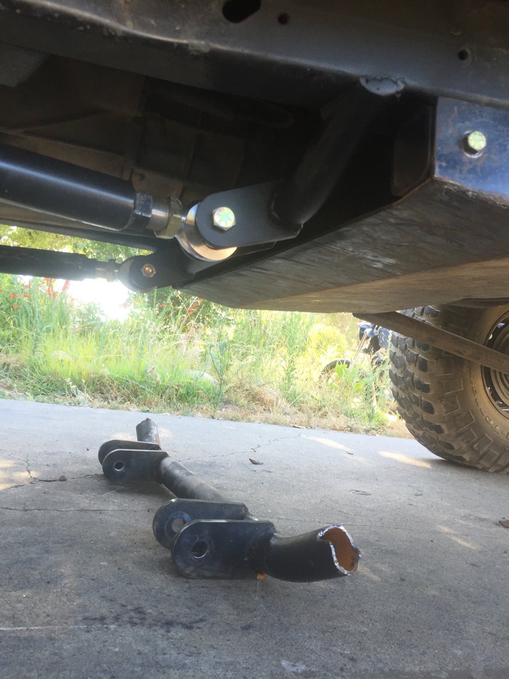broken jeep wrangler crossmember