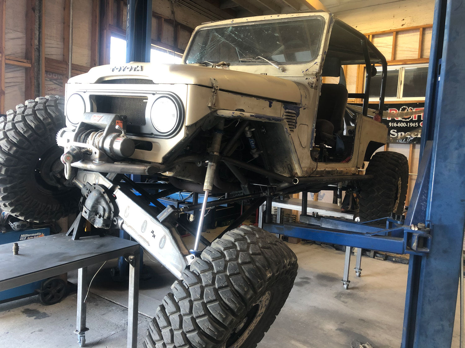 Rock and Road Classic FJ Cruiser Offroad 4 link axle Build