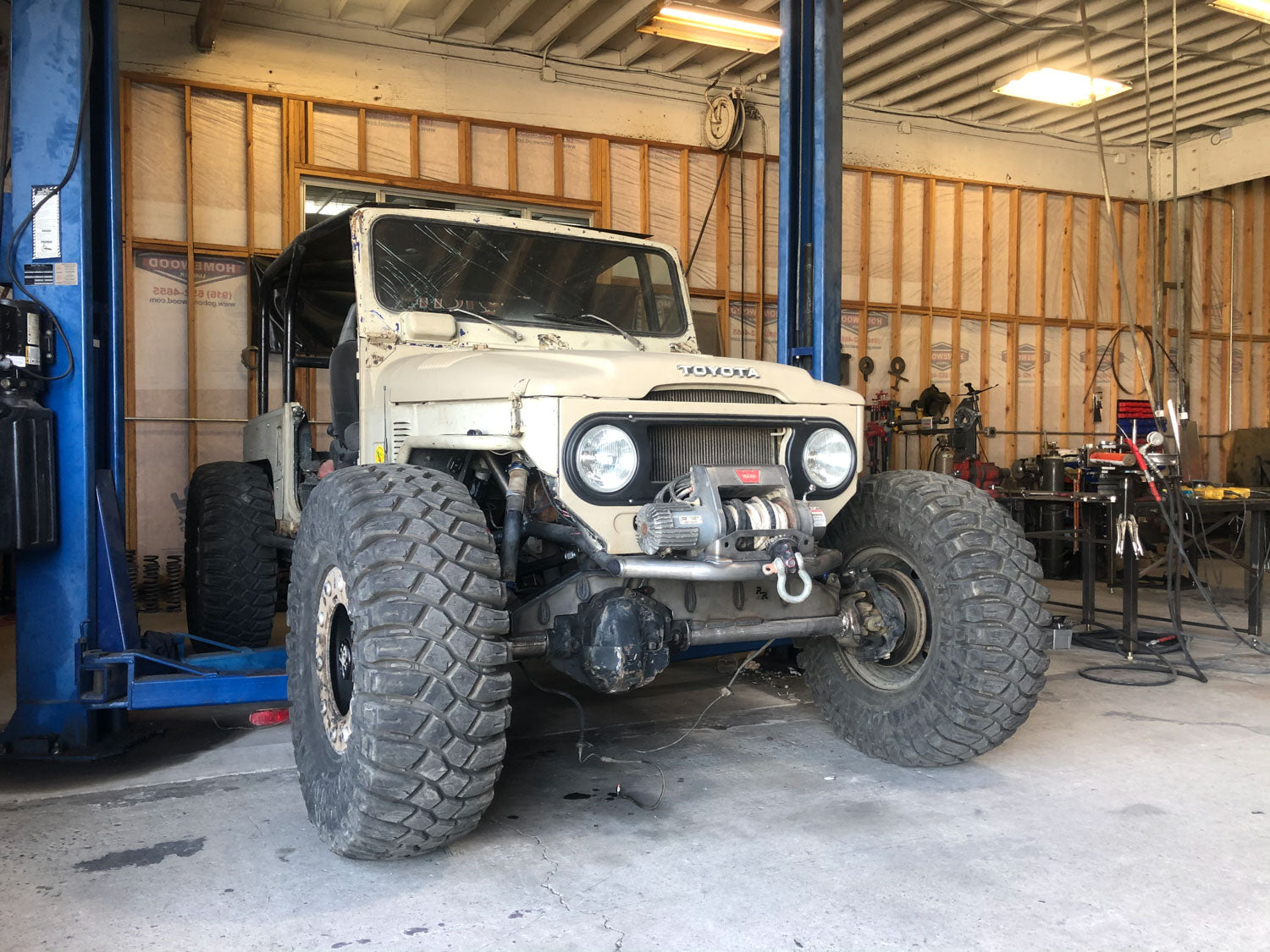 Rock and Road Classic FJ Cruiser Offroad 4 link axle Build