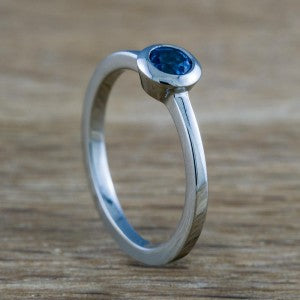 Nue Blue Sapphire engagment ring by www.eradesign.ca